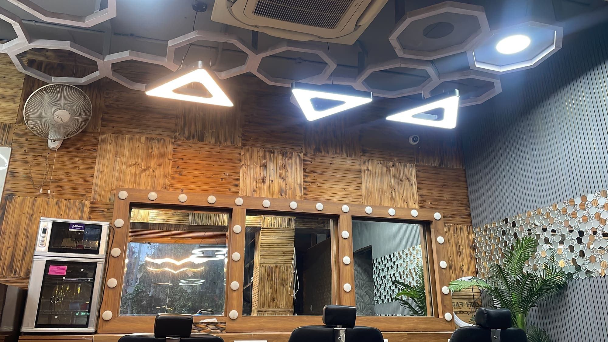 Inside Dames & Dudes Salon